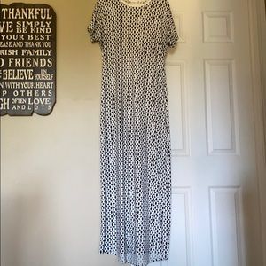 White and black maxi dress